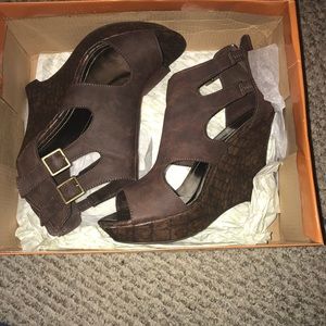 Unlisted Kenneth’s Cole heels